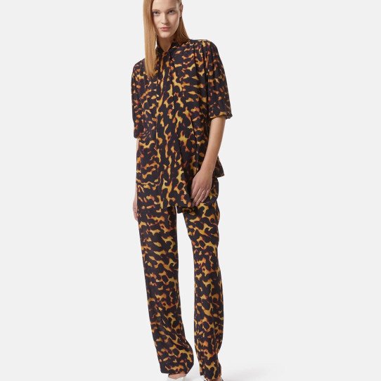 Pants with animal printing