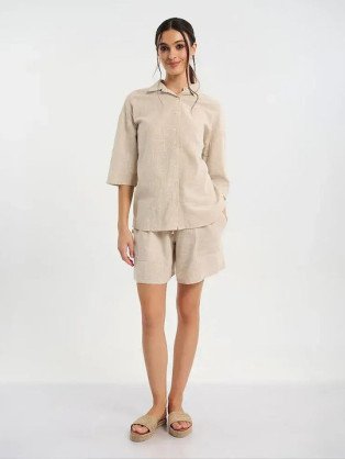 SHORTS  IN BEIGE COLOR