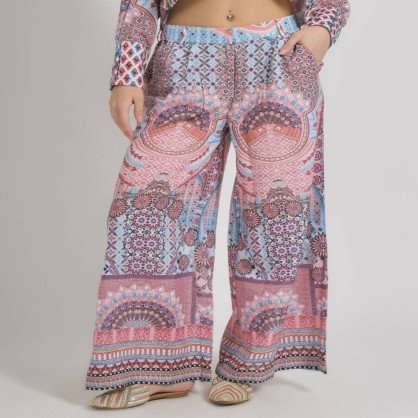 Pants in white pink color with prints