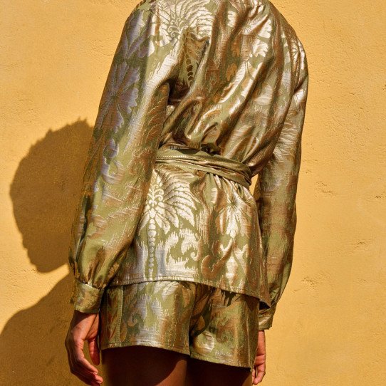 Kimono with gold details